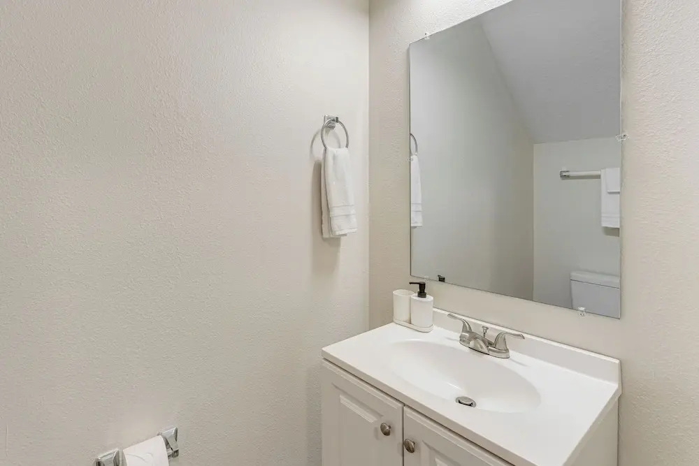 5 Mi to Old Town Kissimmee! Family Escape w/ Perks