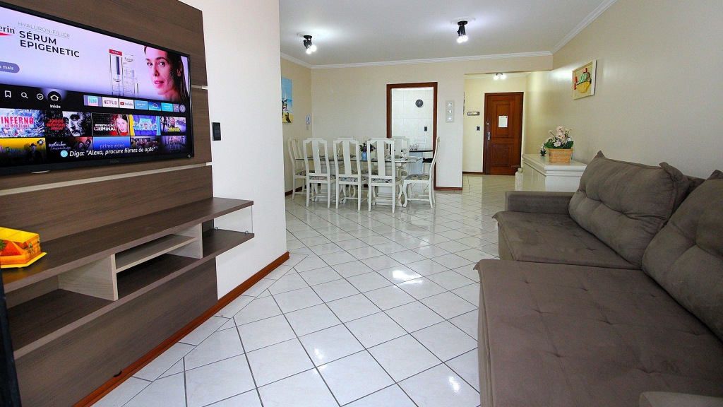 1038   Apartamento Com Vista Para O Mar Na Avenida De Bombinhas