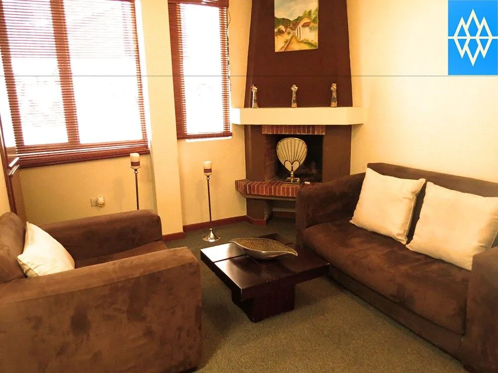 Altura Rooms & Suites