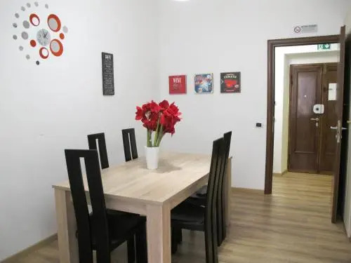 Falco Holiday House