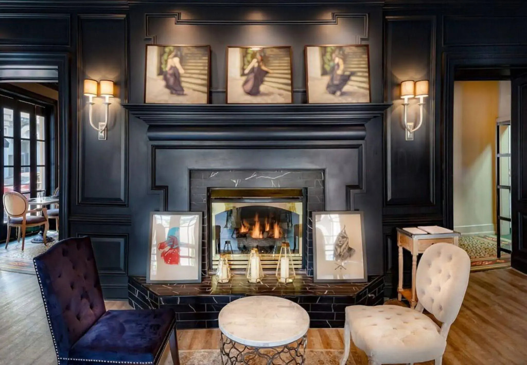 The Lindy Renaissance Charleston Hotel