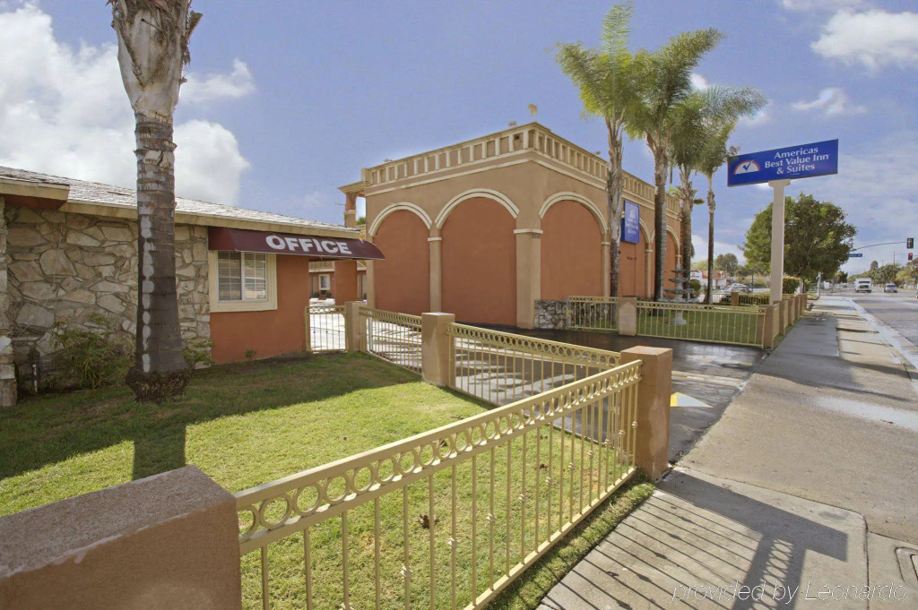Legacy inn & suites