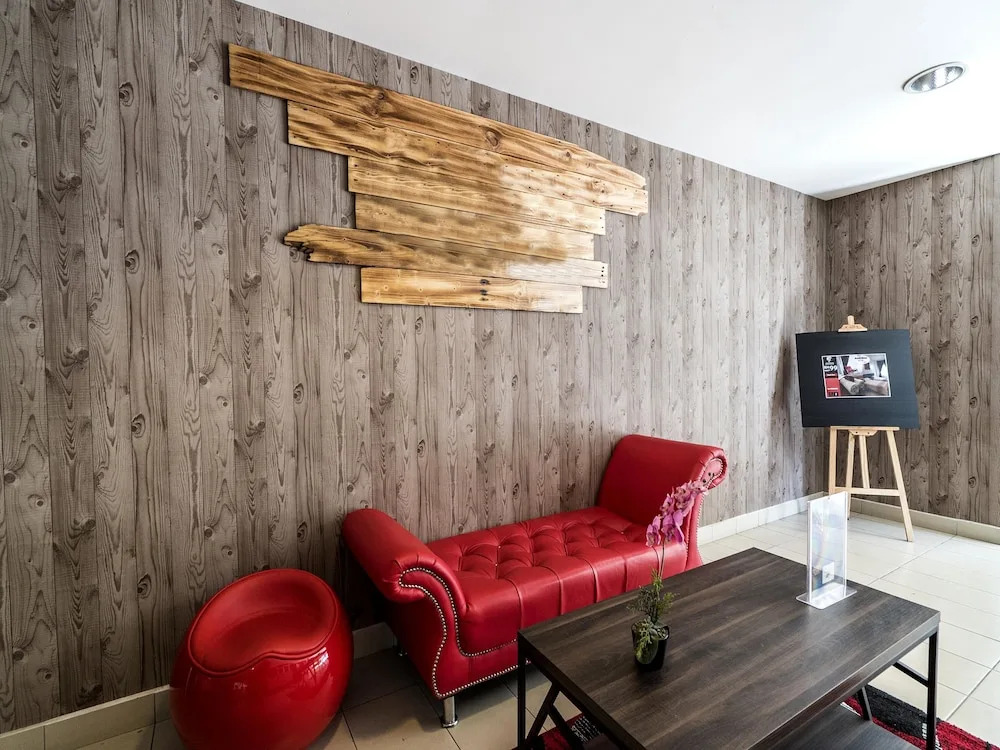 OYO 295 Aster Hotel