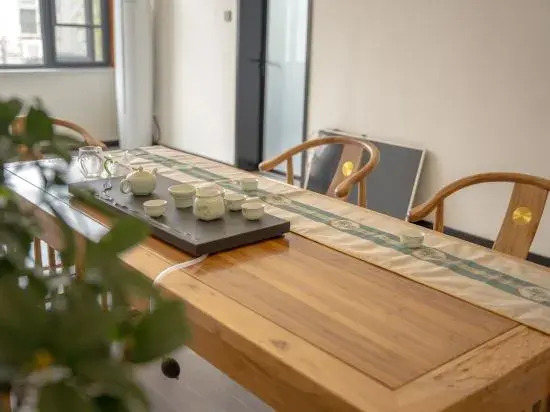 Luoyang Qingfeng Bieyuan Homestay (Luoyang China National Garden Branch)