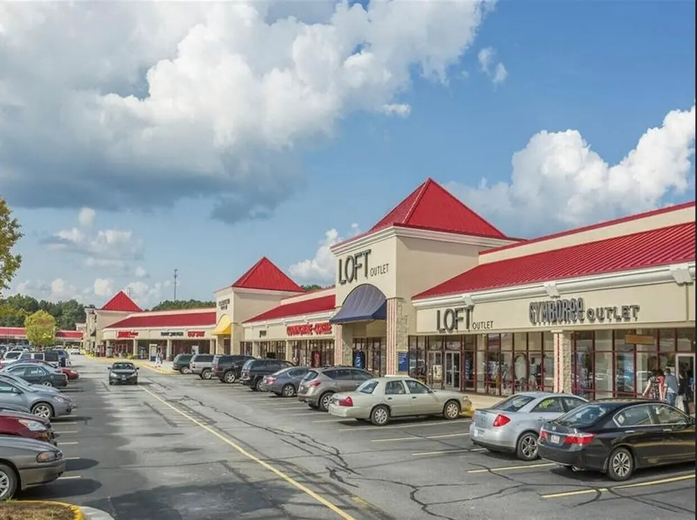 Super 8 Motel - Forsyth