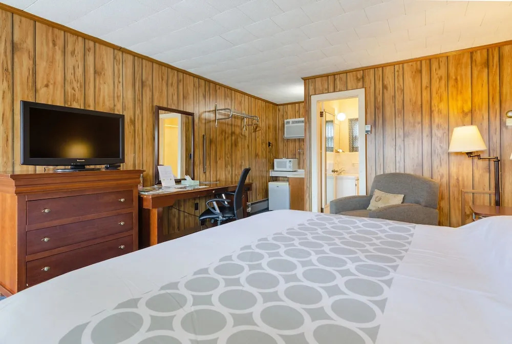 Knob Hill Motor Lodge