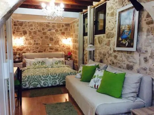 George & Alexandras Apartments