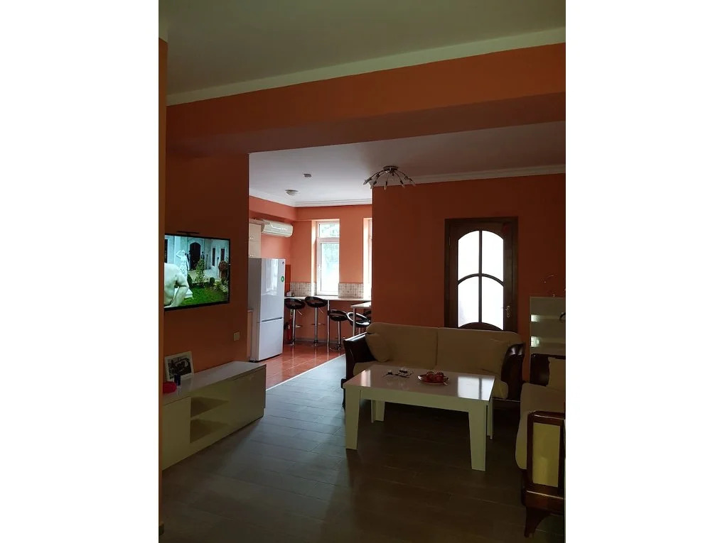 FLAT1