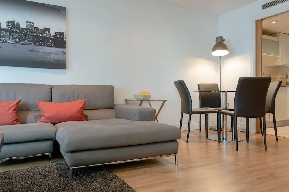 2 Bedroom Apartment in Central London