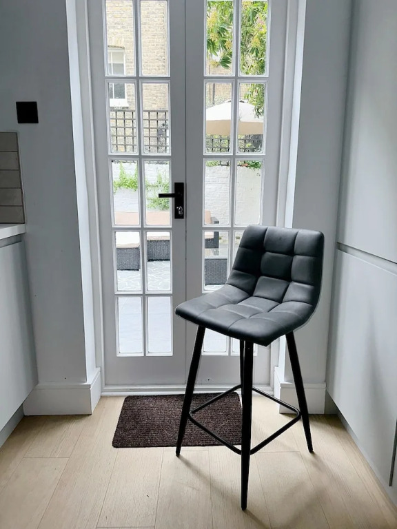 Londwell - Chelsea Garden Flat - Private Oasis