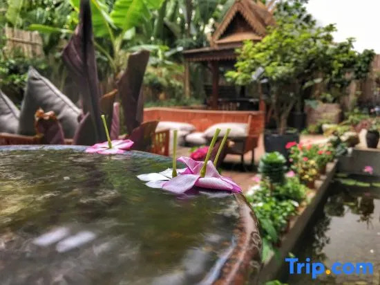 Xishuangbanna Jinghong Wanji Lijing Hotel