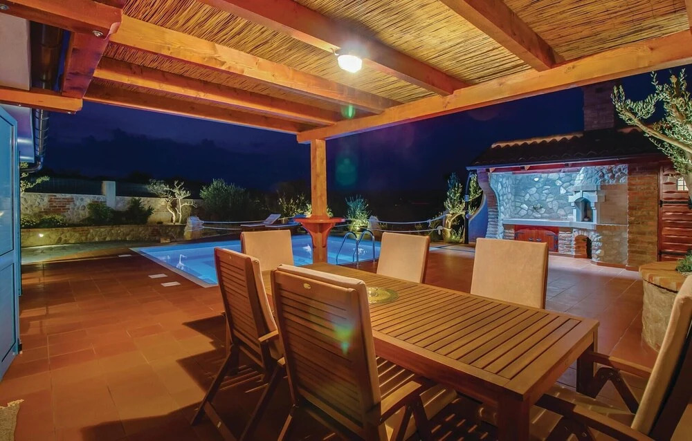 Awesome Home in Nerezine With Wifi and 3 Bedrooms