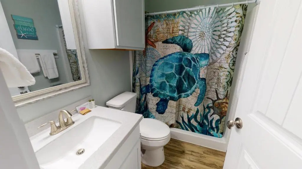 BC106 Stay and play at Twisted Pelican, this cozy home steps from all of the activities in Port A