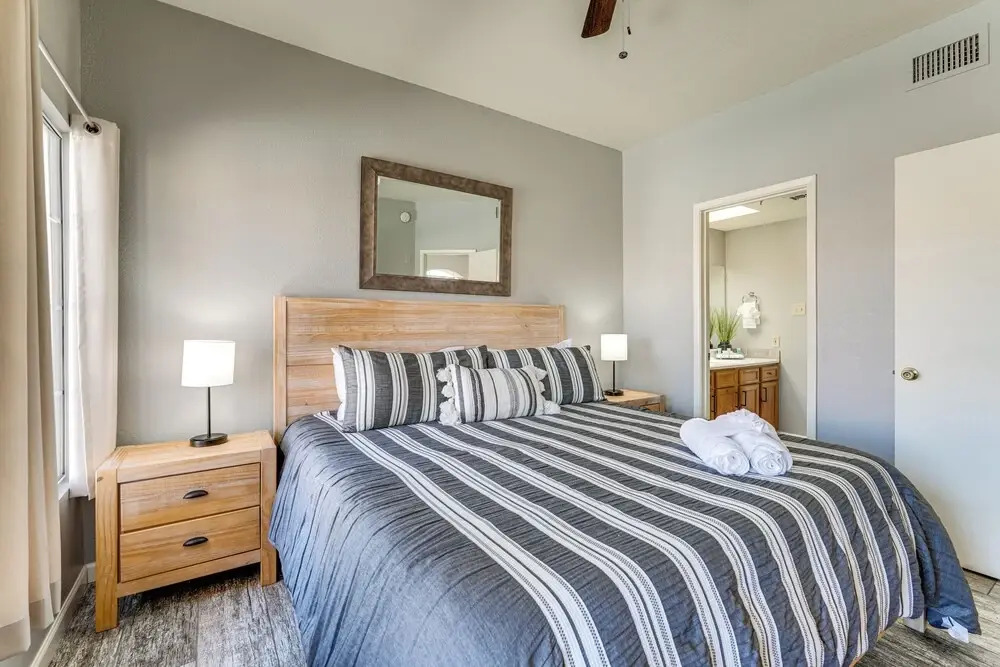 Walk to Rotary Park: Lake Havasu City Condo