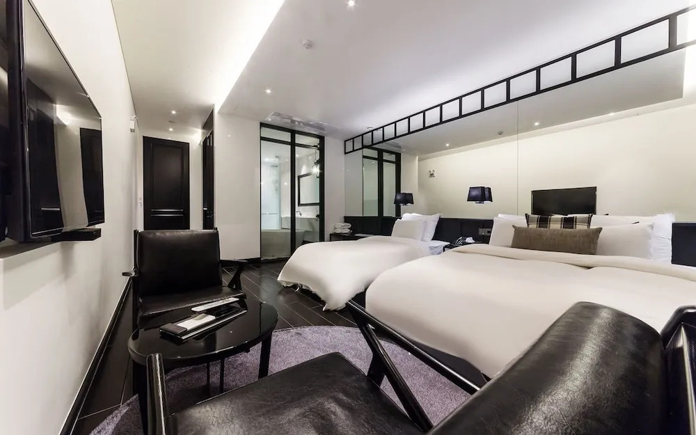 Hotel VOW