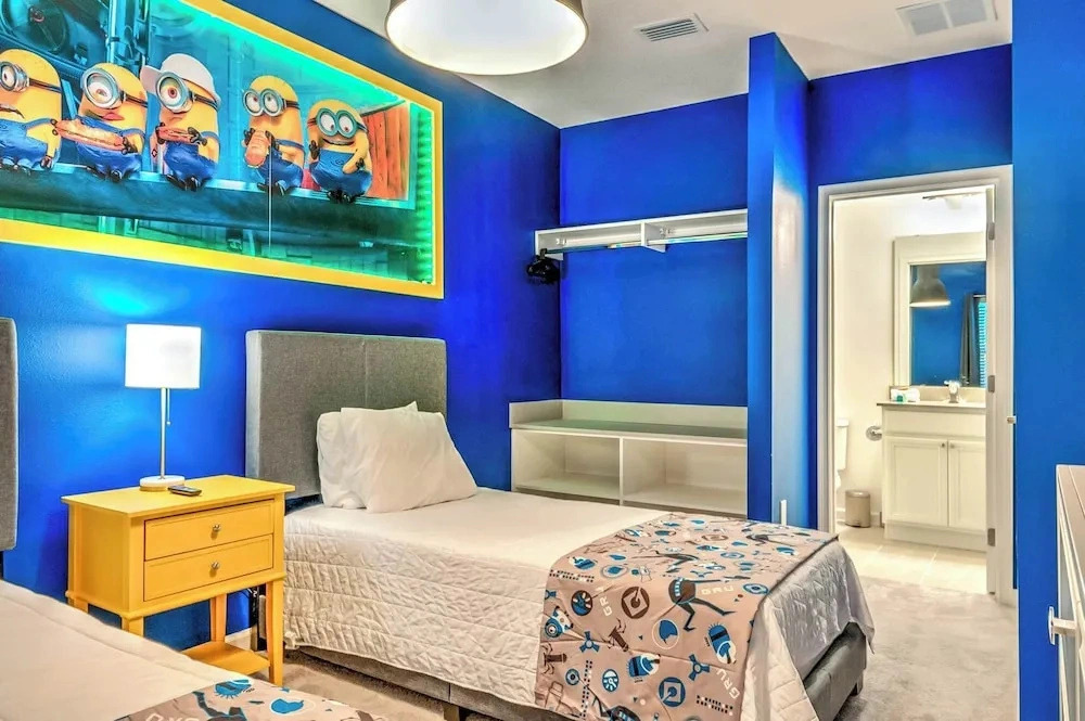 Luxury Townhouse w/ Private Pool Near Disney & Universal