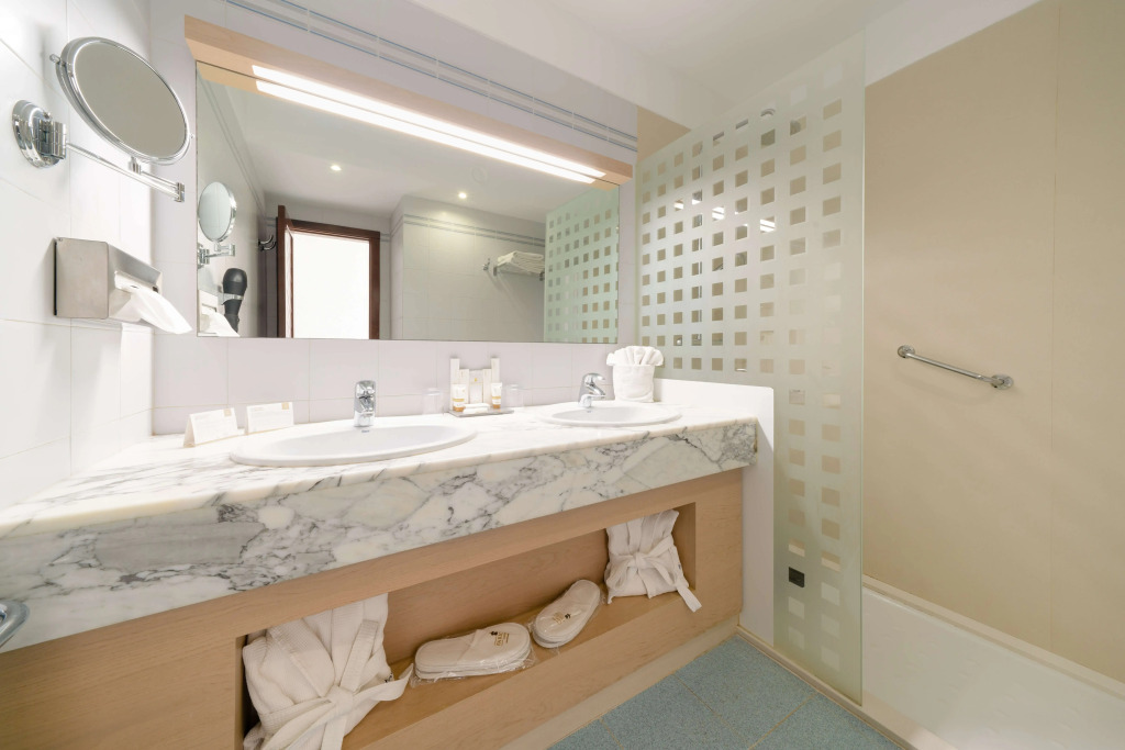 Plus Fariones Suite Hotel