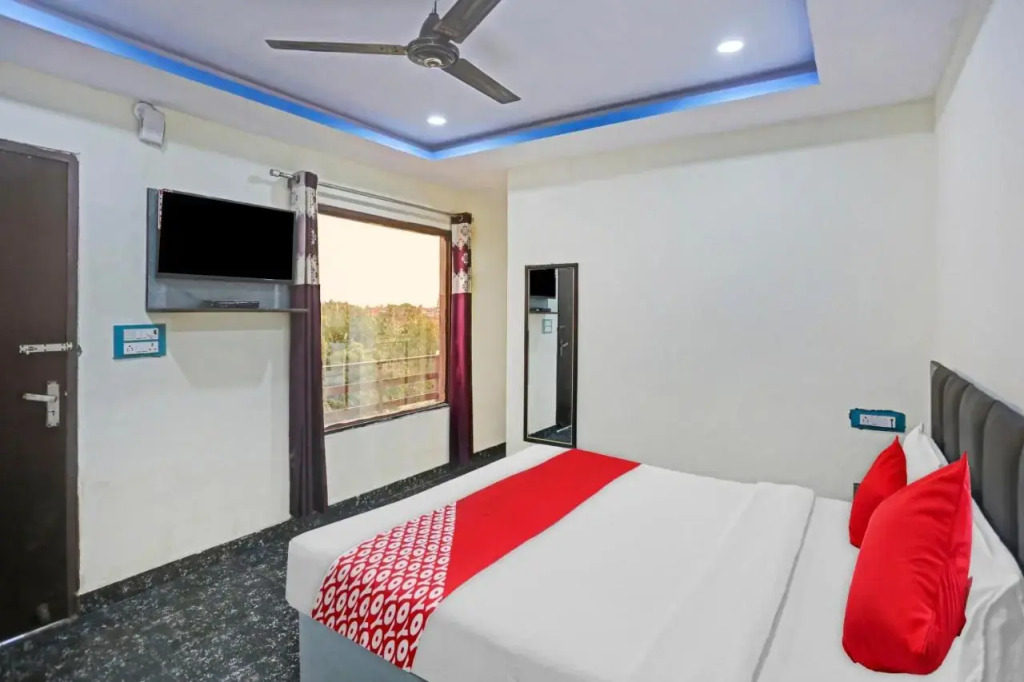 OYO Flagship 70297 Royal Palace Guest House