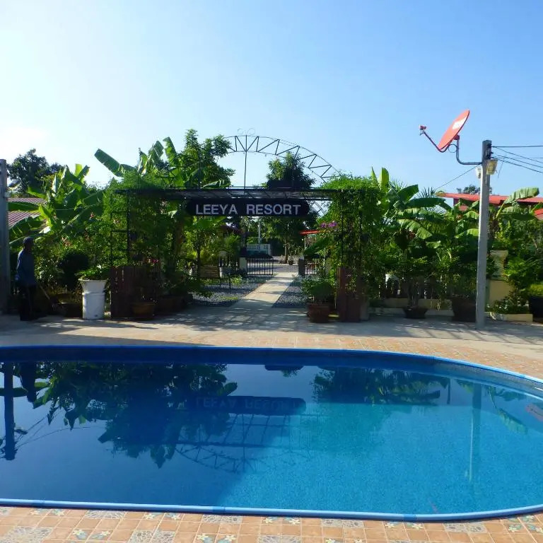 1 Double bedroom apartment with Pool and extensive Kitchen diningroom