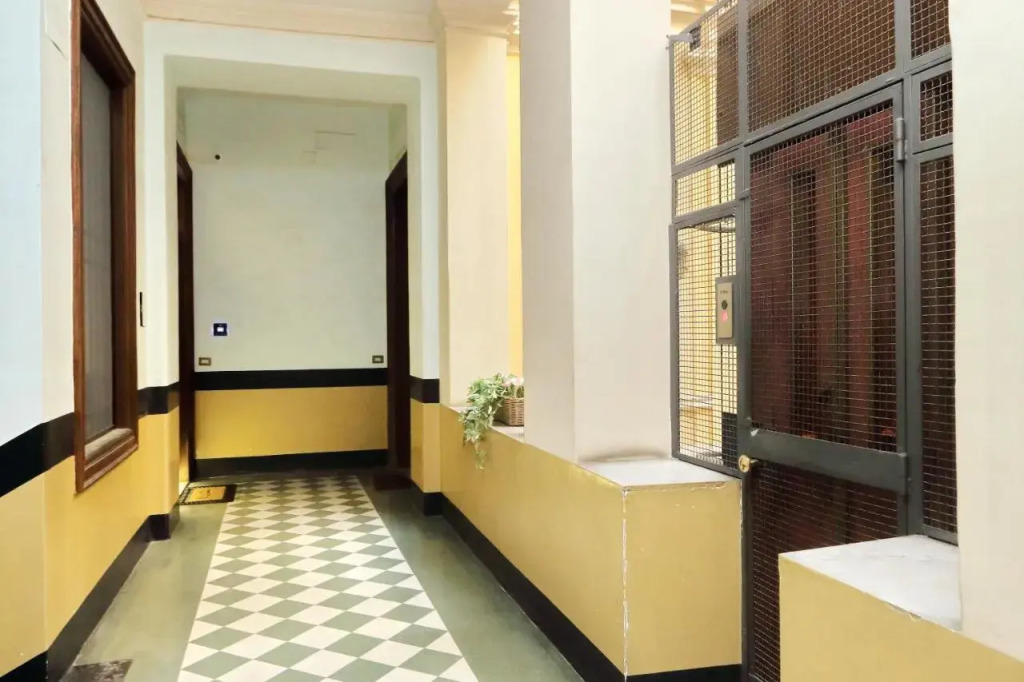 Roman Holiday Suites