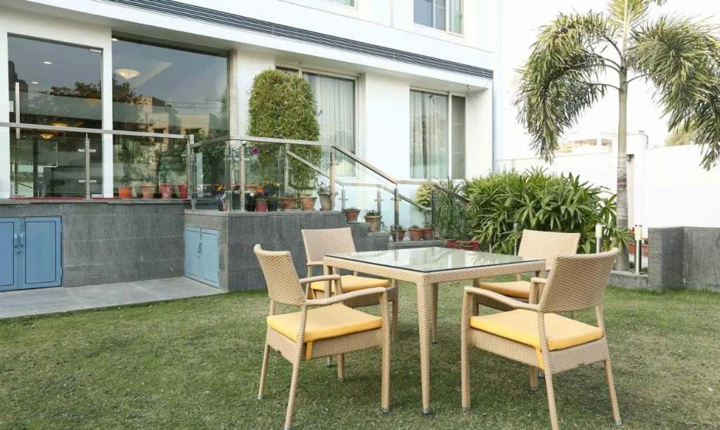Treebo Premium Eden Residency Near Sec 29