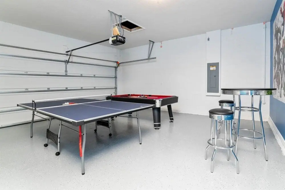 5BR Pool Home w Gameroom