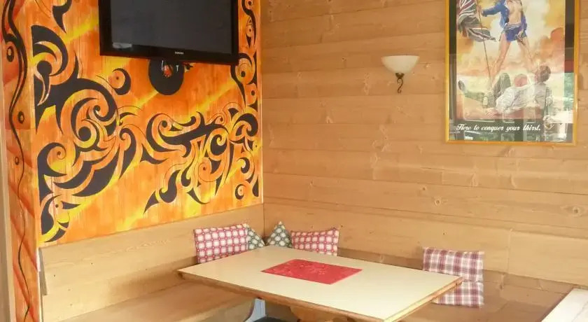Alpking Hostel