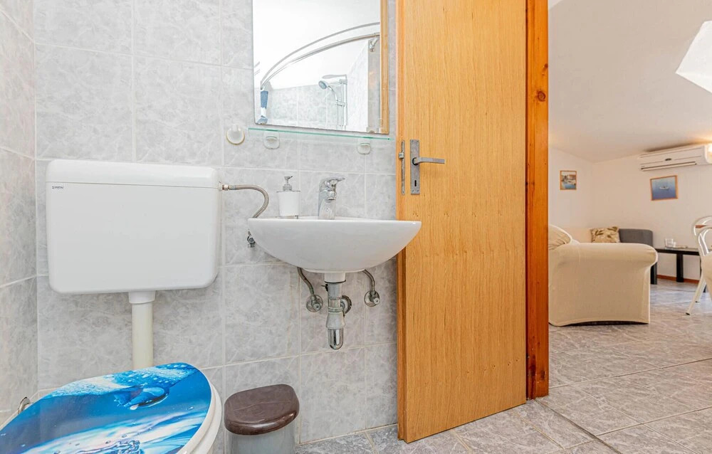 Amazing Apartment in Vodice With Wifi and 2 Bedrooms