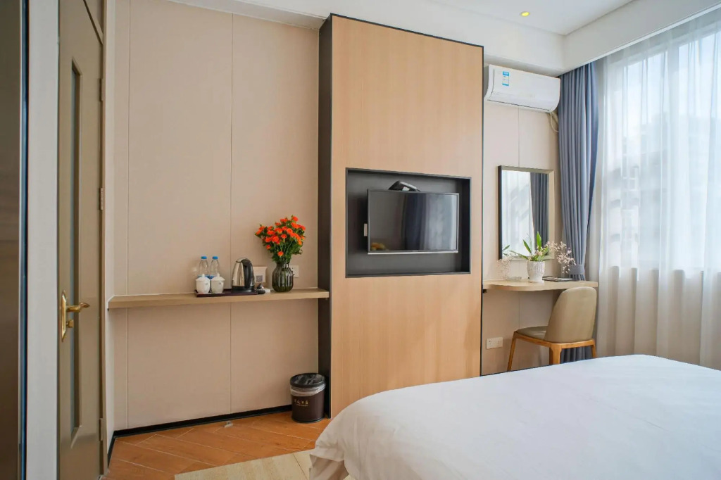 Junwei Hotel