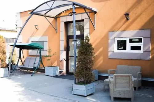 Hotelik Okęcie 39 - Nocleg i Parking Blisko Lotnisko Okęcie