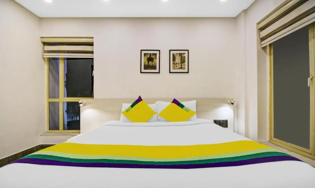 Itsy Hotels Transit Express Near Sealdah Station