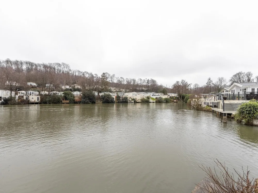 Serene Mobile Home in Hastings near Smugglers Adventure
