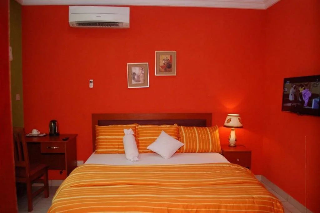 Millicent Hotel and Suites