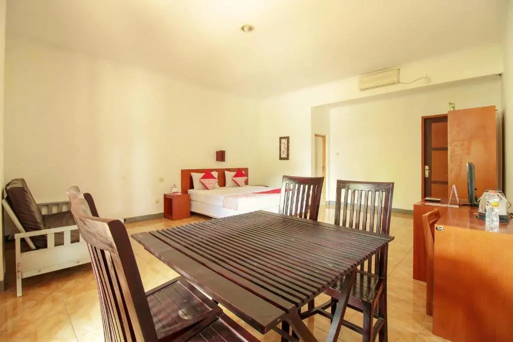 RedDoorz Plus At Hotel Sofia Pangandaran