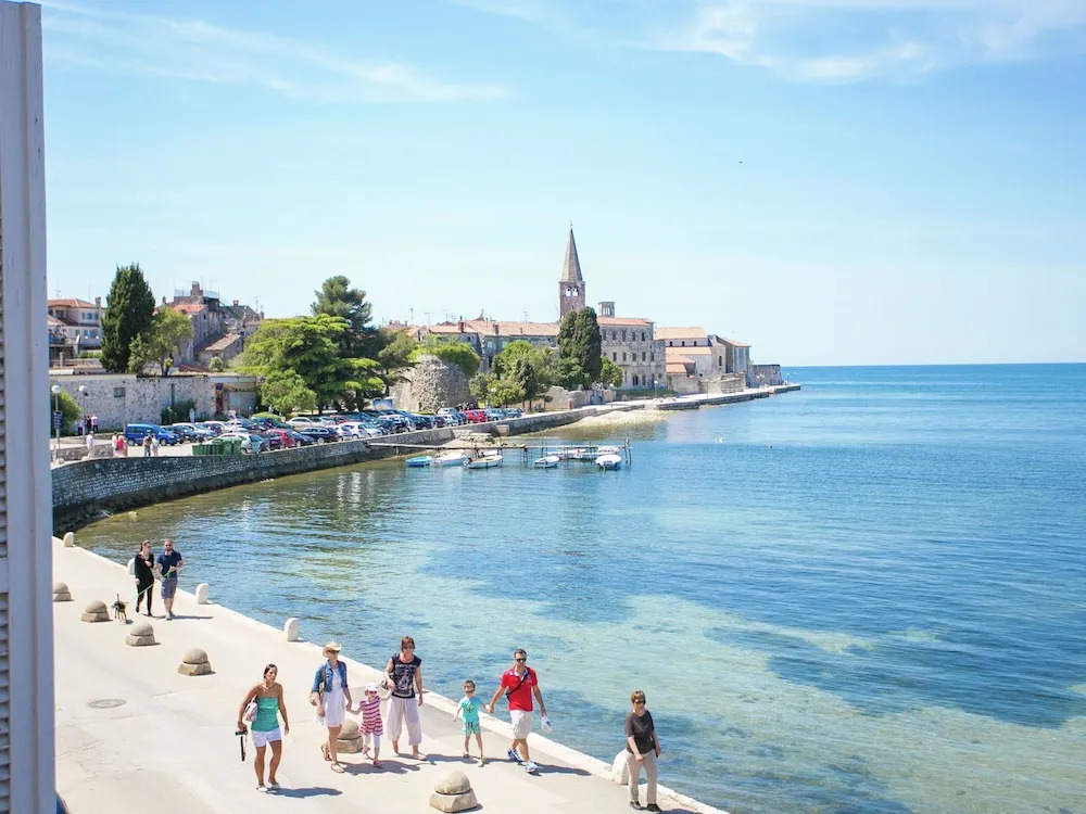Apartment for up to 5 Persons Near Porec With Shared Pool