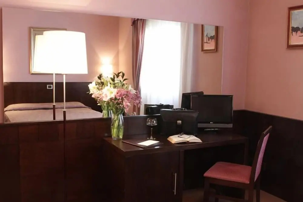 Hotel City