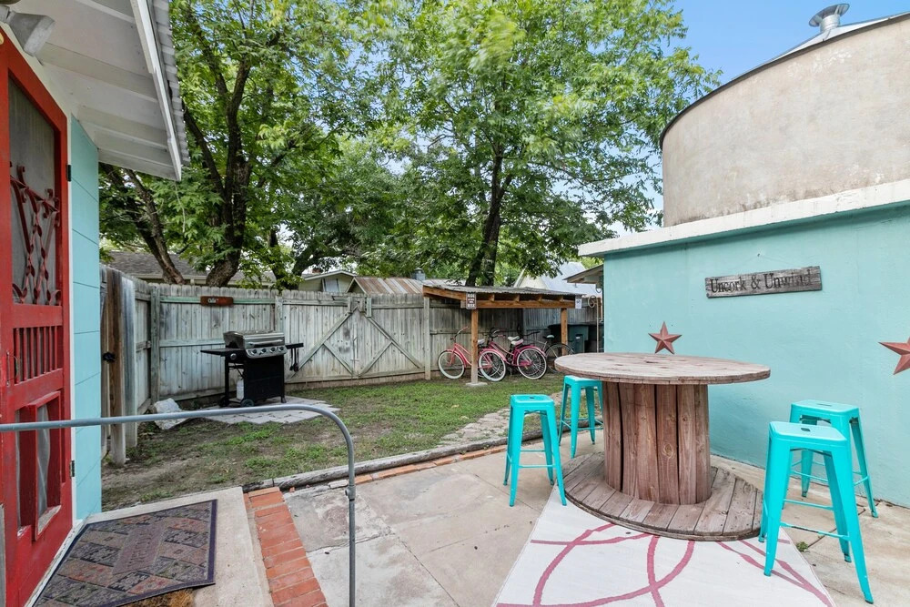 Cardinal Haus 2 Bedroom Home by RedAwning