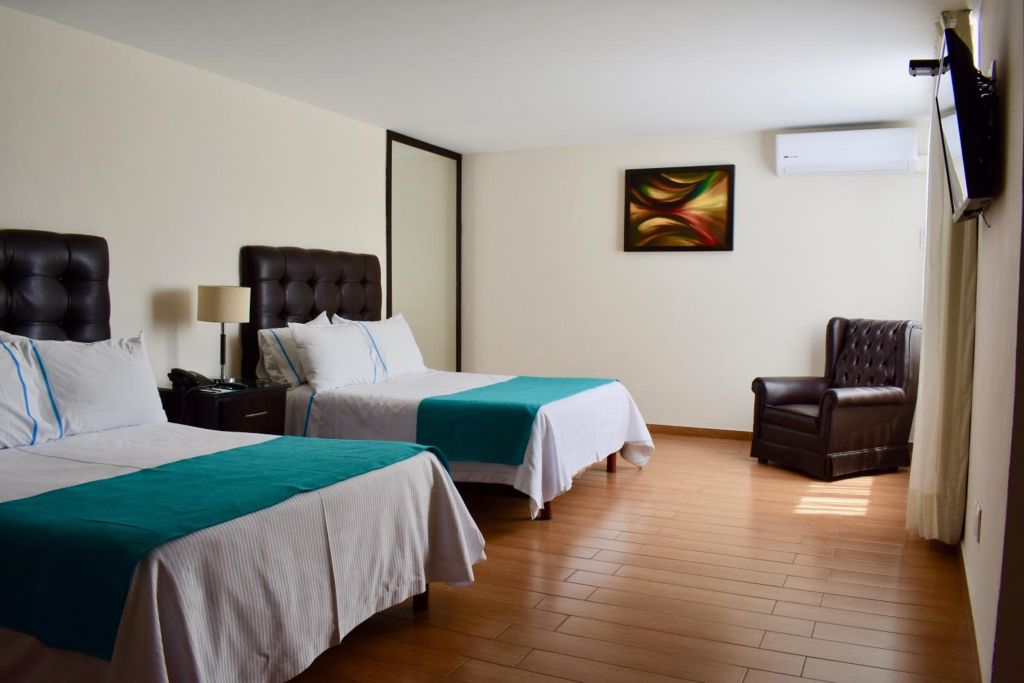 Country Hotel & Suites