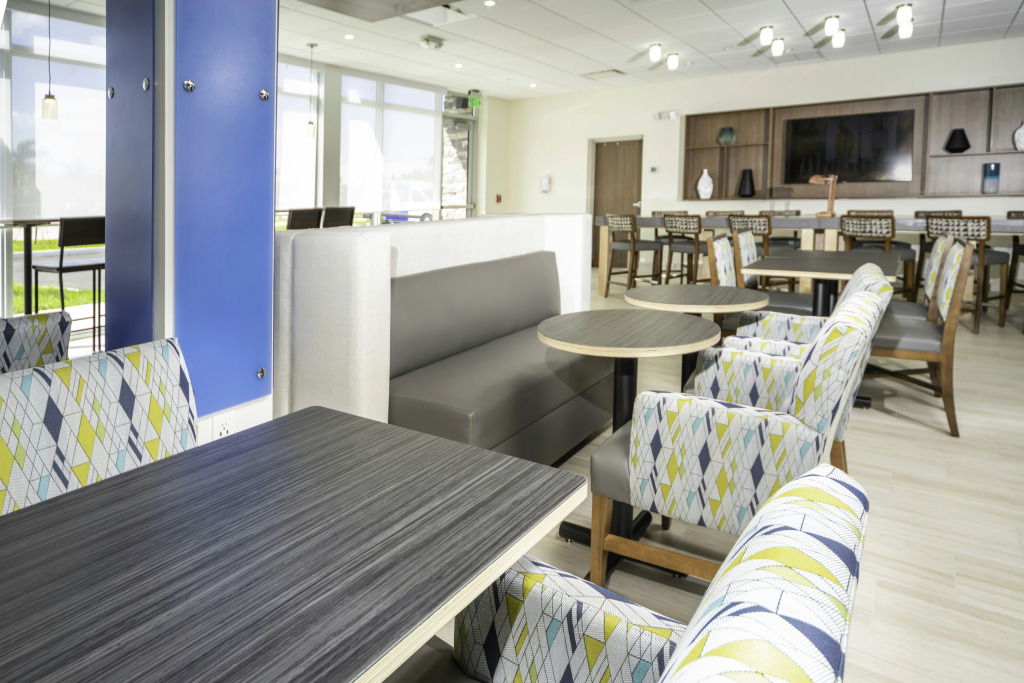 Holiday Inn Express & Suites - Fort Myers Airport by IHG