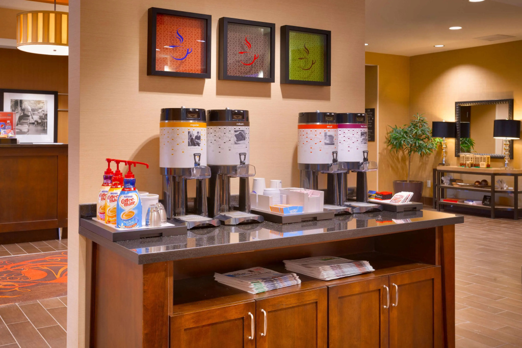 Hampton Inn Omaha/West Dodge Road, Old Mill