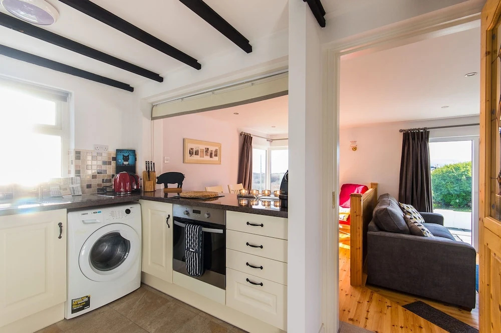 Large House With Adjoining Cottage Close to Waterville