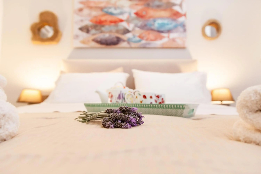 Sweet Suite Flora in Vouliagmeni