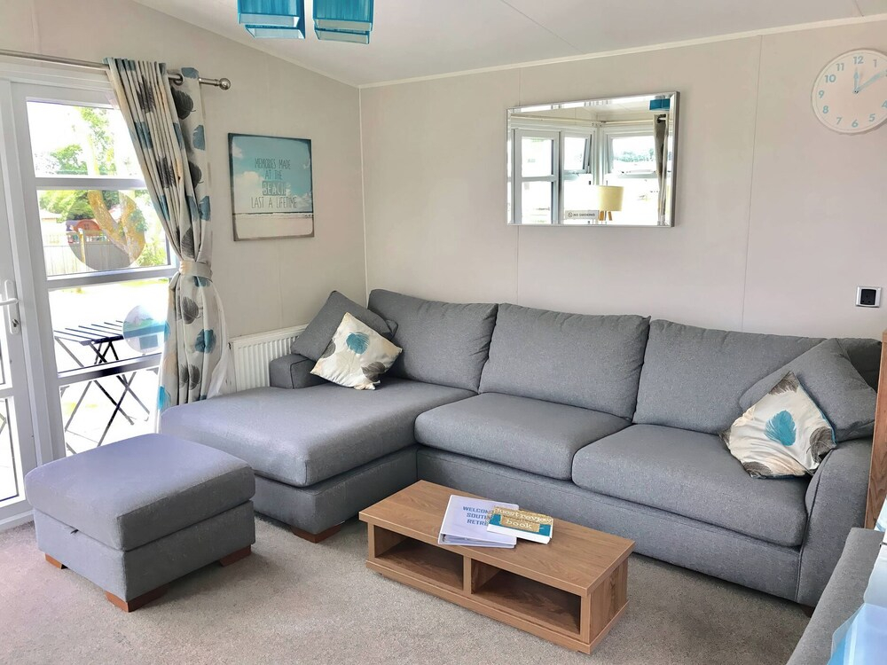 Hopton Holiday Village - Holiday Accommodation 632
