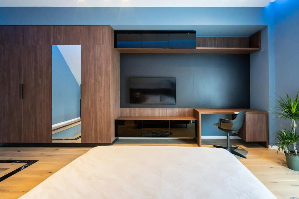 Sunflower- Designer 2R apartment near Piata Unirii with circular terrace