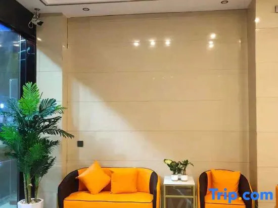 Home Inn Huayi Select Hotel (Shangrao Yanshan Hekou Town Jiuyang Avenue)