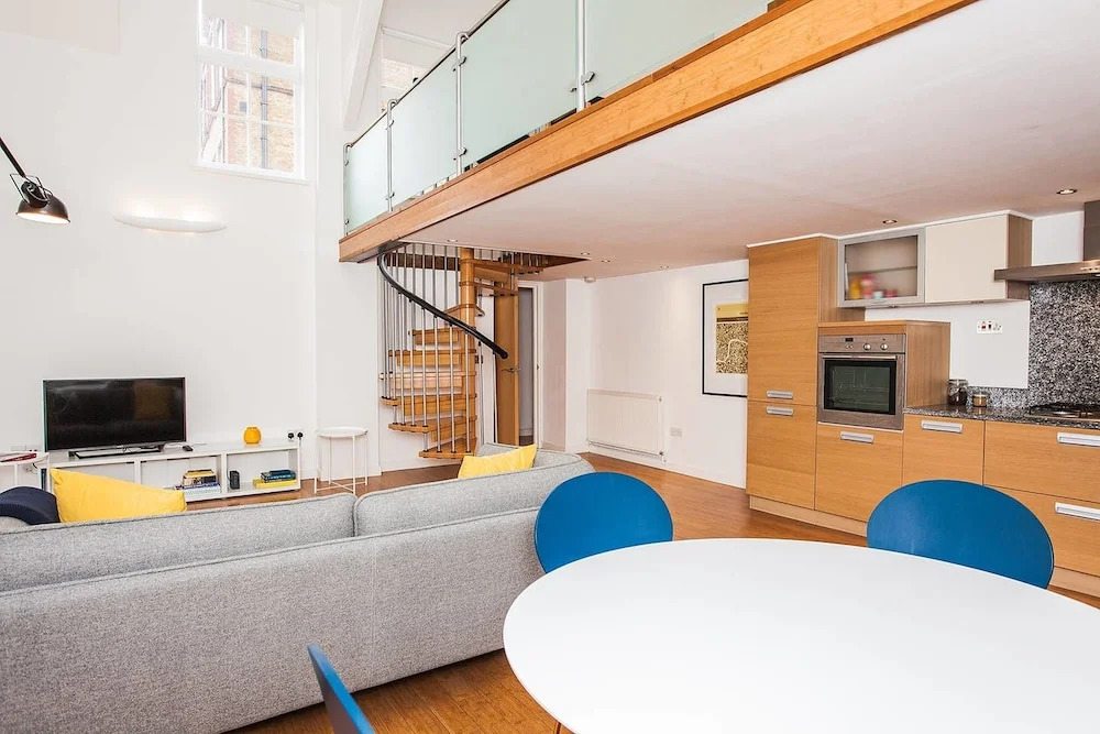 Spacious 2 Bedroom in Clapham