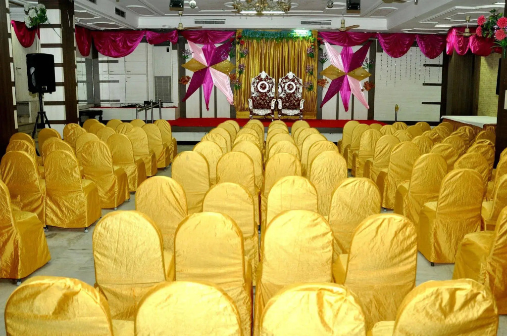Chandra Inn
