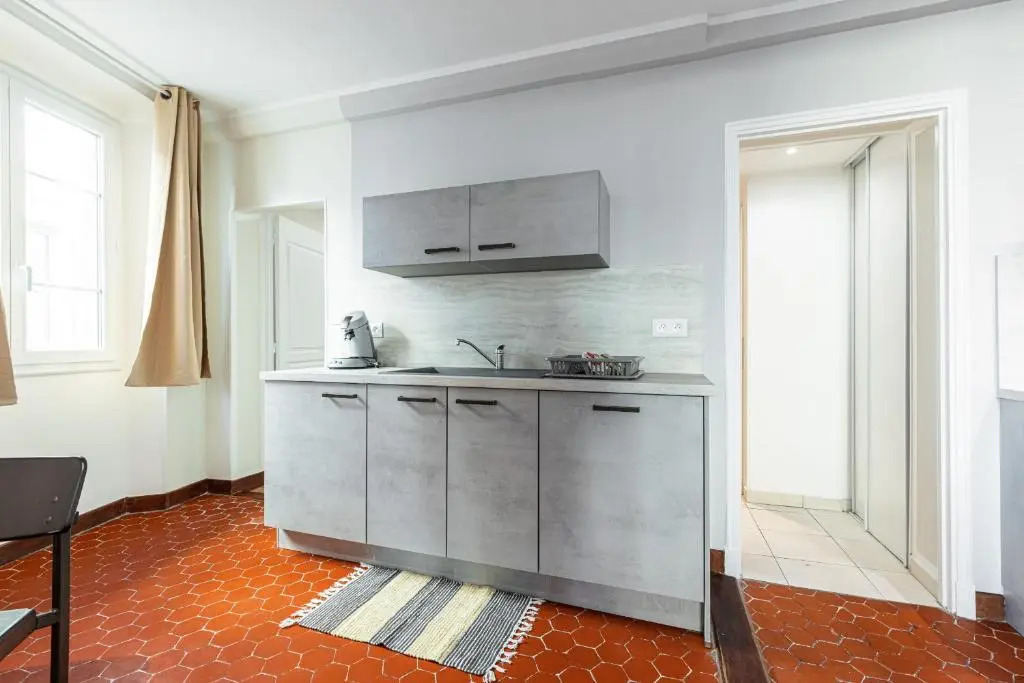 Large 3 Bdr Old Town - AC