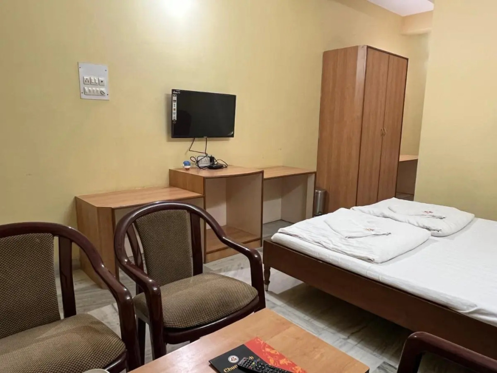 Hotel Lee Garden Near to Blue Flag Beach 500 Mtrs