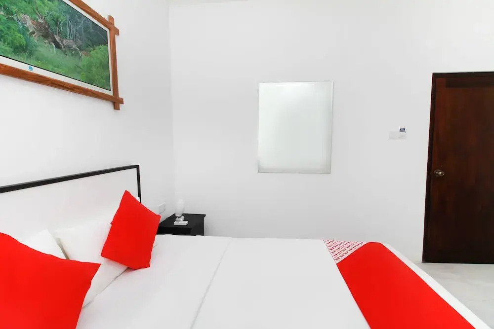 OYO 300 Sinha Hotel